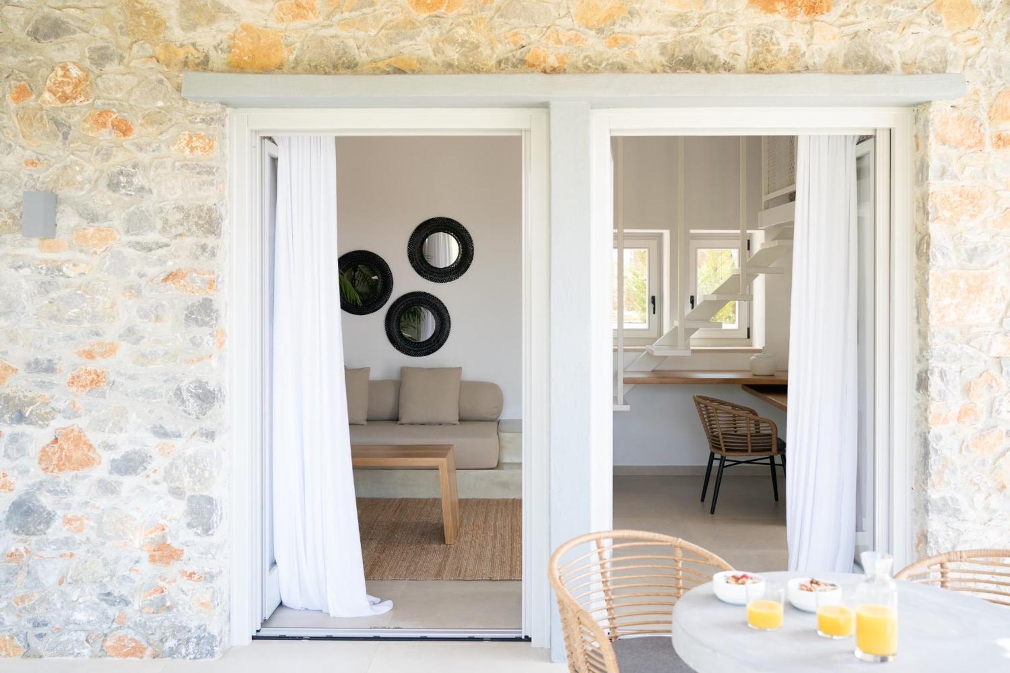 Stone Build Suite With Private Pool Kolios Luaran gambar